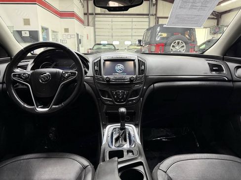 Used 2017 Buick Regal Sport Touring FWD image 20