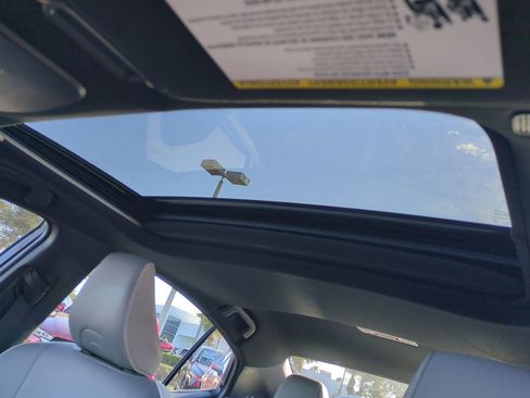 Used 2025 Toyota Camry SE image 19