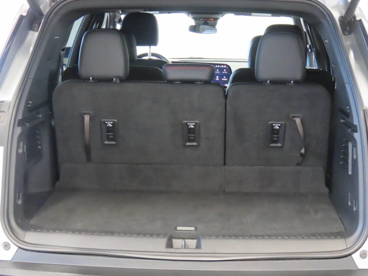 Used 2025 Chevrolet Traverse Z71 AWD/4WD image 16