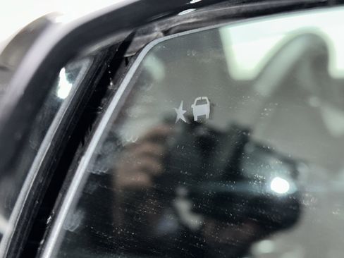 Used 2024 Chevrolet Suburban Premier image 6