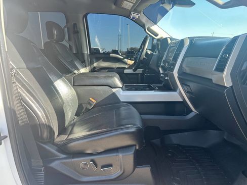 Used 2019 Ford F250 Lariat w/ Lariat Ultimate Package image 34