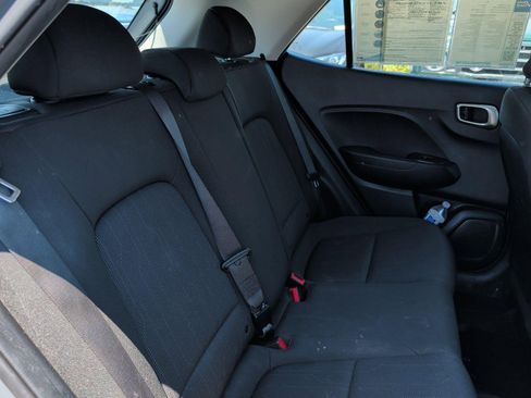 Used 2021 Hyundai Venue SE FWD image 35