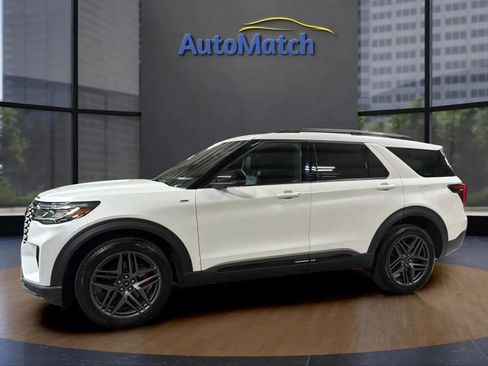 Used 2025 Ford Explorer ST-Line w/ Premium Package AWD/4WD image 6
