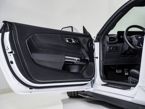 Used 2024 Ford Mustang GT Premium w/ GT Performance Package image 40