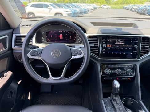 Used 2023 Volkswagen Atlas SE AWD/4WD image 16