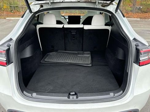 Used 2020 Tesla Model Y Long Range image 10