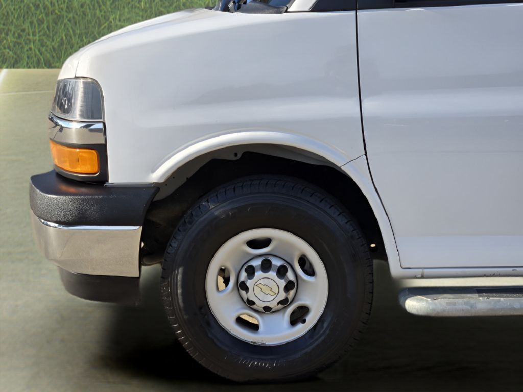 Used 2022 Chevrolet Express 2500 w/ Driver Convenience Package RWD image 10