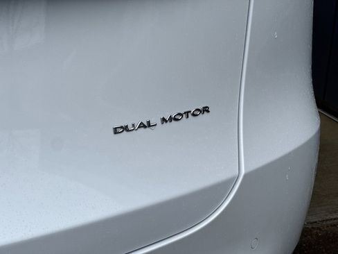 Used 2021 Tesla Model Y Long Range image 23