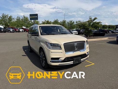 Used 2018 Lincoln Navigator Select w/ Technology Package AWD/4WD image 1