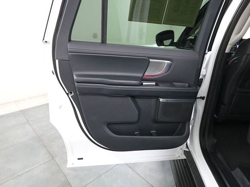 Used 2025 Ford Expedition Max Platinum image 24