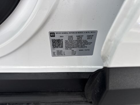 Used 2026 Chevrolet Equinox LT FWD image 32