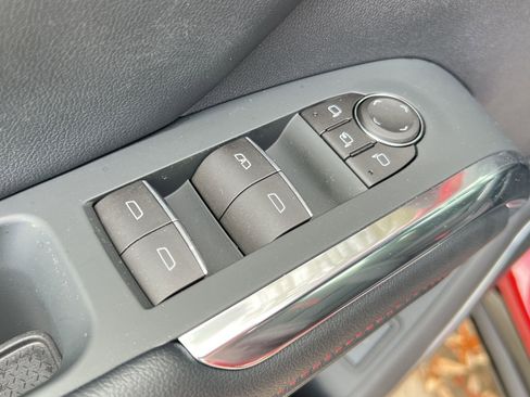 Used 2026 Chevrolet Traverse RS FWD image 19