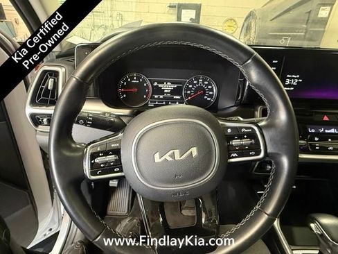 Certified 2022 Kia Sorento S w/ Panoramic Sunroof Package FWD image 13
