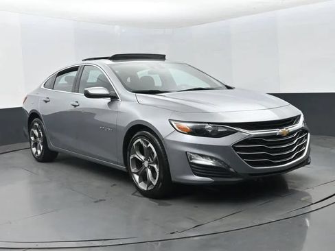 Used 2024 Chevrolet Malibu LT FWD image 2