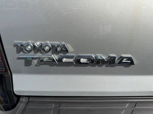 Used 2012 Toyota Tacoma 4x4 Access Cab V6 w/ TRD Off-Road Pkg image 47
