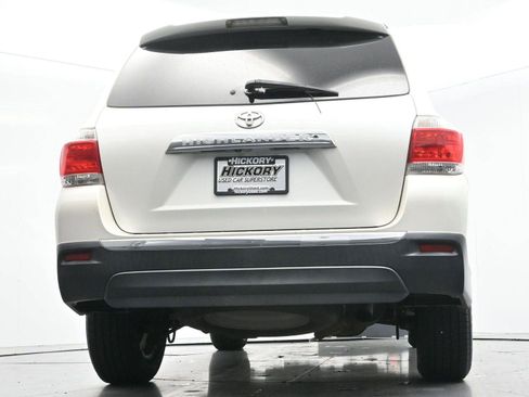 Used 2012 Toyota Highlander SE w/ Tow Pkg FWD image 48