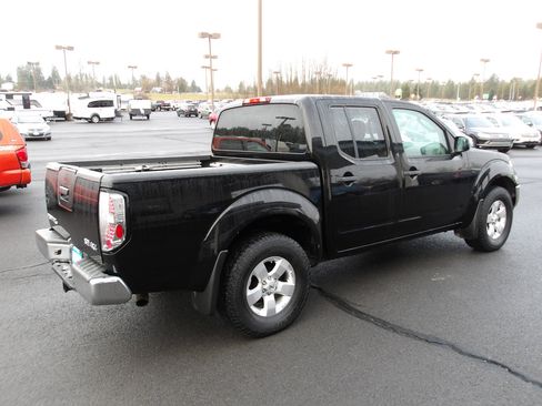 Used 2010 Nissan Frontier SE image 5