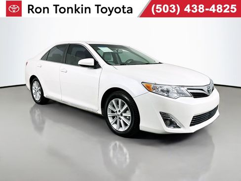 Used 2014 Toyota Camry XLE image 1