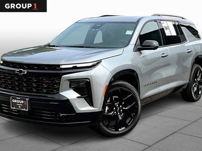 Used 2025 Chevrolet Traverse RS