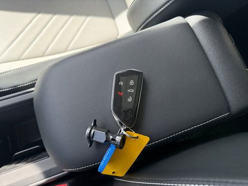 New 2026 Volkswagen Tiguan SE image 34