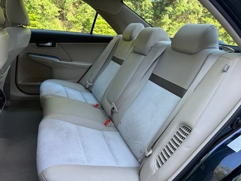 Used 2014 Toyota Camry XLE w/ Leather Package FWD image 21
