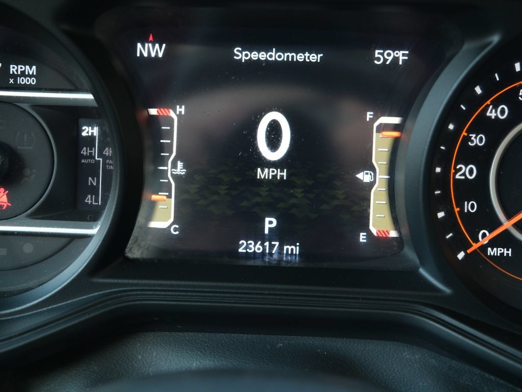 Used 2024 Jeep Gladiator Mojave AWD/4WD image 4