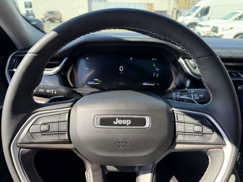 Used 2022 Jeep Grand Cherokee Limited 4xe image 34