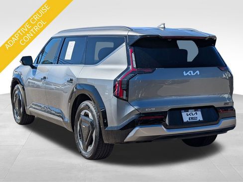 Certified 2024 Kia EV9 Land image 3