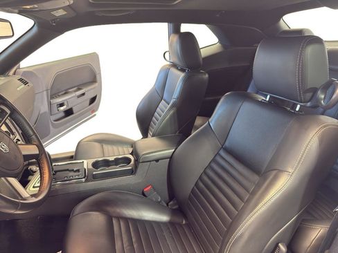 Used 2010 Dodge Challenger R/T RWD image 15