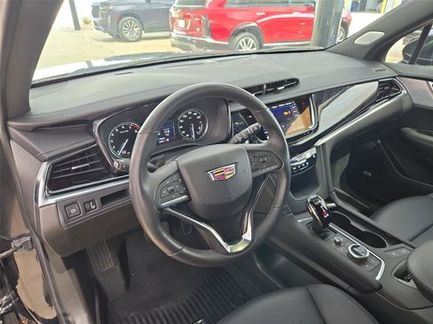 Used 2024 Cadillac XT6 Premium Luxury w/ LPO, Floor Liner Package AWD/4WD image 10