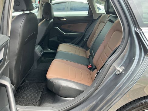 Used 2025 Volkswagen Jetta SEL FWD image 21