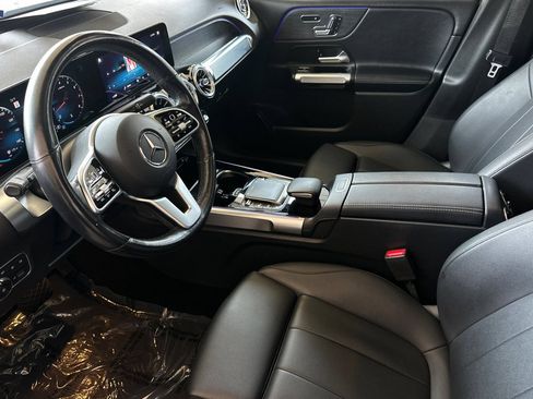 Used 2023 Mercedes-Benz GLB 250 4MATIC image 9
