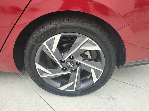 Used 2025 Hyundai Elantra SEL FWD image 27