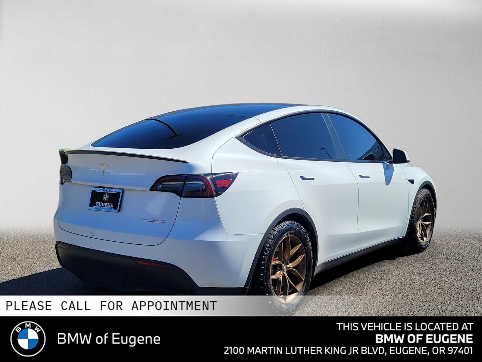 Used 2023 Tesla Model Y Performance AWD/4WD image 3