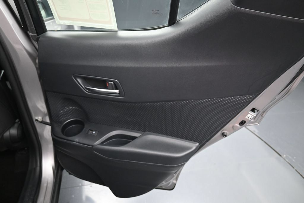 Certified 2018 Toyota C-HR XLE FWD image 31