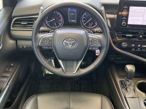 Used 2021 Toyota Camry SE FWD image 13