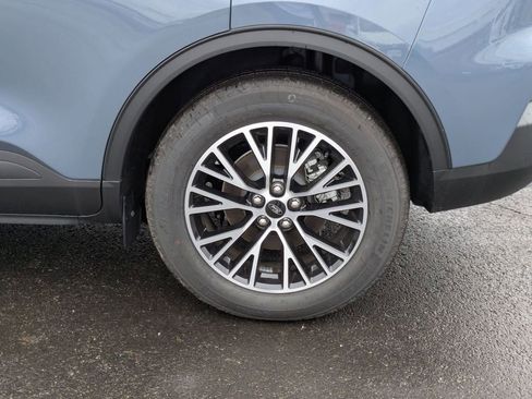 New 2024 Ford Escape SE FWD image 15