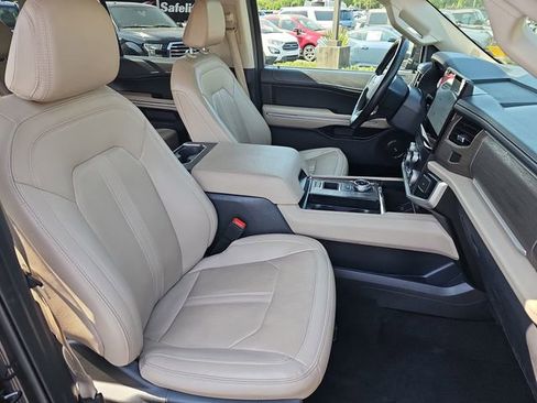 Used 2024 Ford Expedition Max Limited RWD image 12