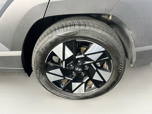 Used 2025 Hyundai Kona SEL FWD image 11