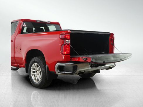 Used 2022 Chevrolet Silverado 1500 LT w/ Z71 Off-Road Package image 9