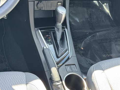 Used 2015 Toyota Corolla LE image 5