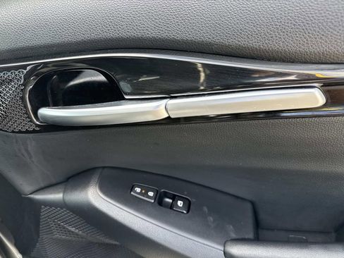 Used 2025 Kia Seltos S FWD image 14