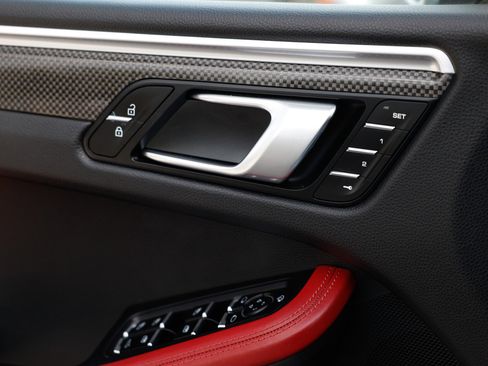 Used 2023 Porsche Macan GTS image 50