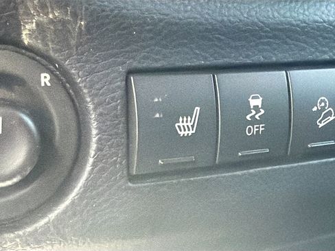 Used 2016 Jeep Wrangler Rubicon w/ Power Convenience Group AWD/4WD image 23