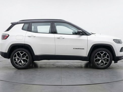 Used 2025 Jeep Compass Limited AWD/4WD image 11