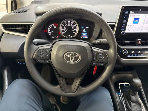 Used 2021 Toyota Corolla LE image 14