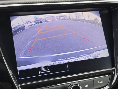 Used 2022 Chevrolet TrailBlazer LT w/ Convenience Package image 3