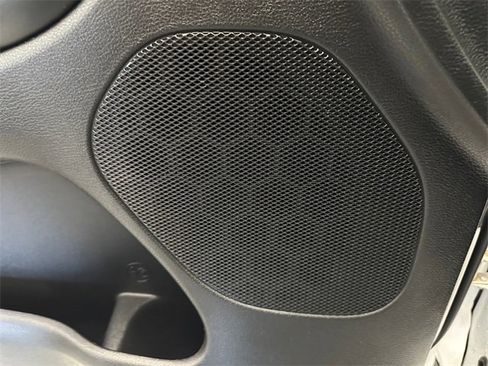 Used 2019 Jeep Grand Cherokee Limited image 27