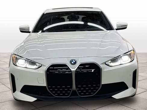 Used 2023 BMW i4 eDrive40 RWD image 3