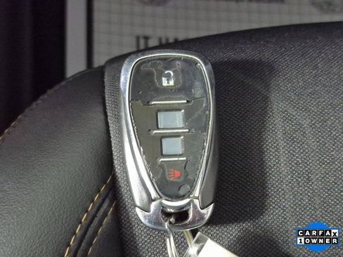 Used 2019 Chevrolet Trax LT w/ LT Convenience Package image 26